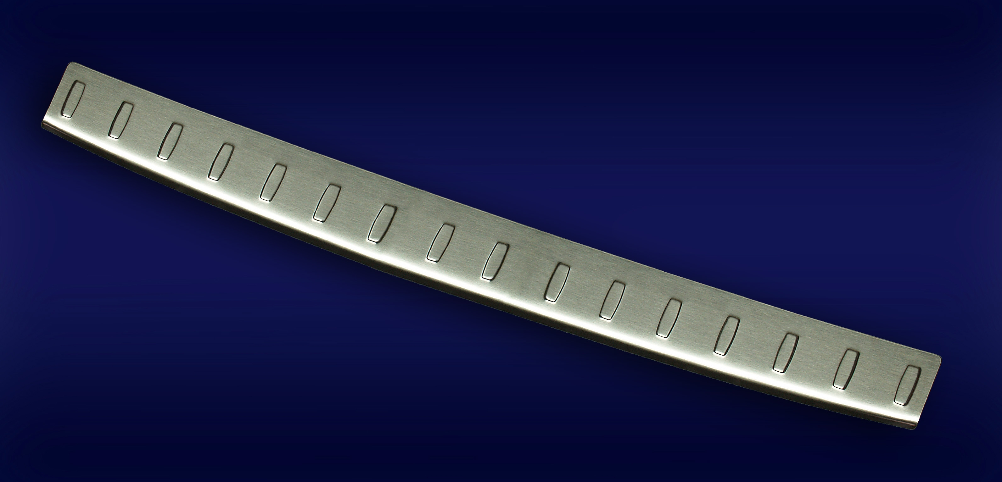 44660_Ladekantenschutz_Merc-E-Klasse-W211_Lim