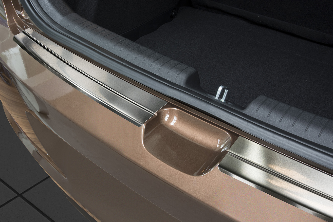 44632_Ladekantenschutz-Hyundai-I20_-2