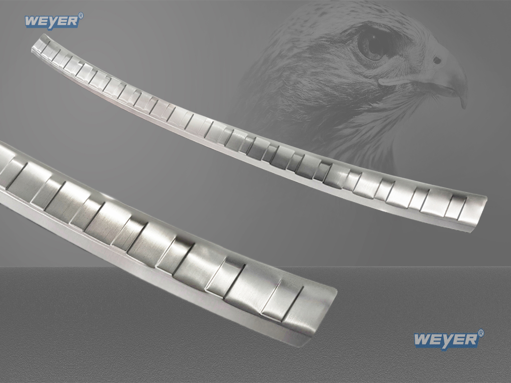 44480-Weyer-Edelstahl-Ladekantenschutz-VW-Golf-8-4