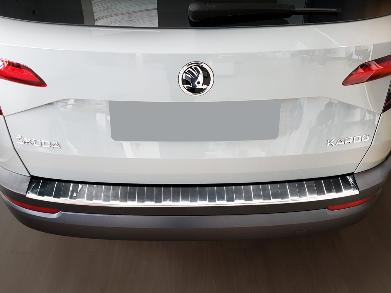 44188-Weyer-LDK_Skoda-Karoq_black-3