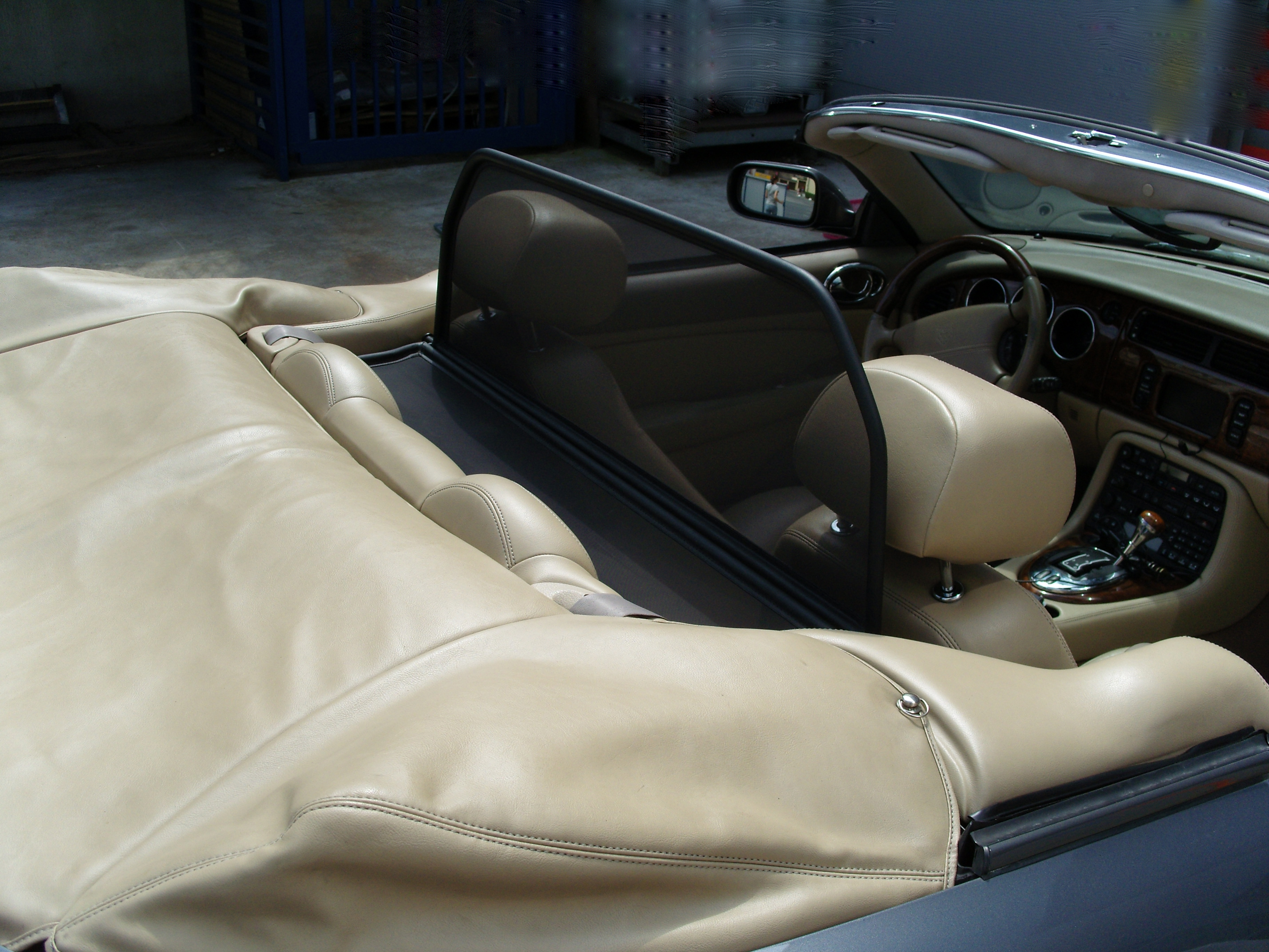 1019_Jaguar-XK8-40