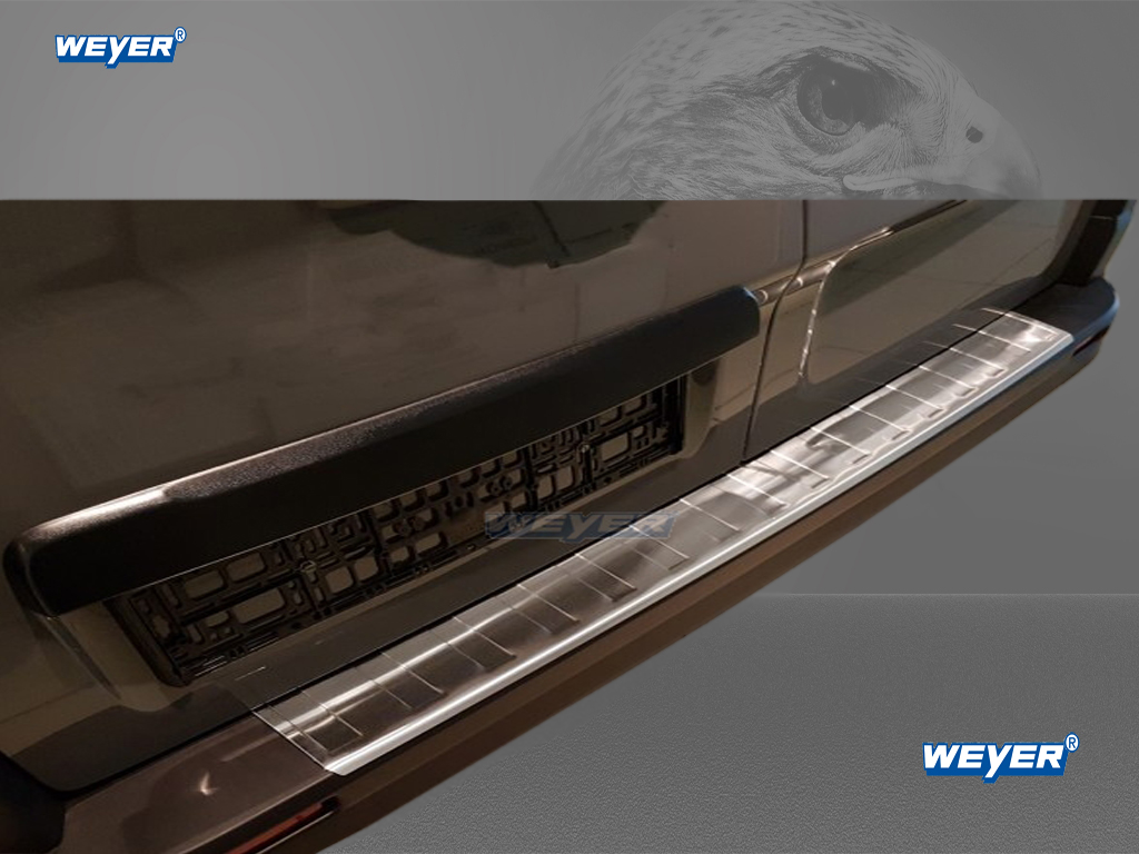 44701-Weyer-Ladekantenschutz-OPEL-VIVARO-2