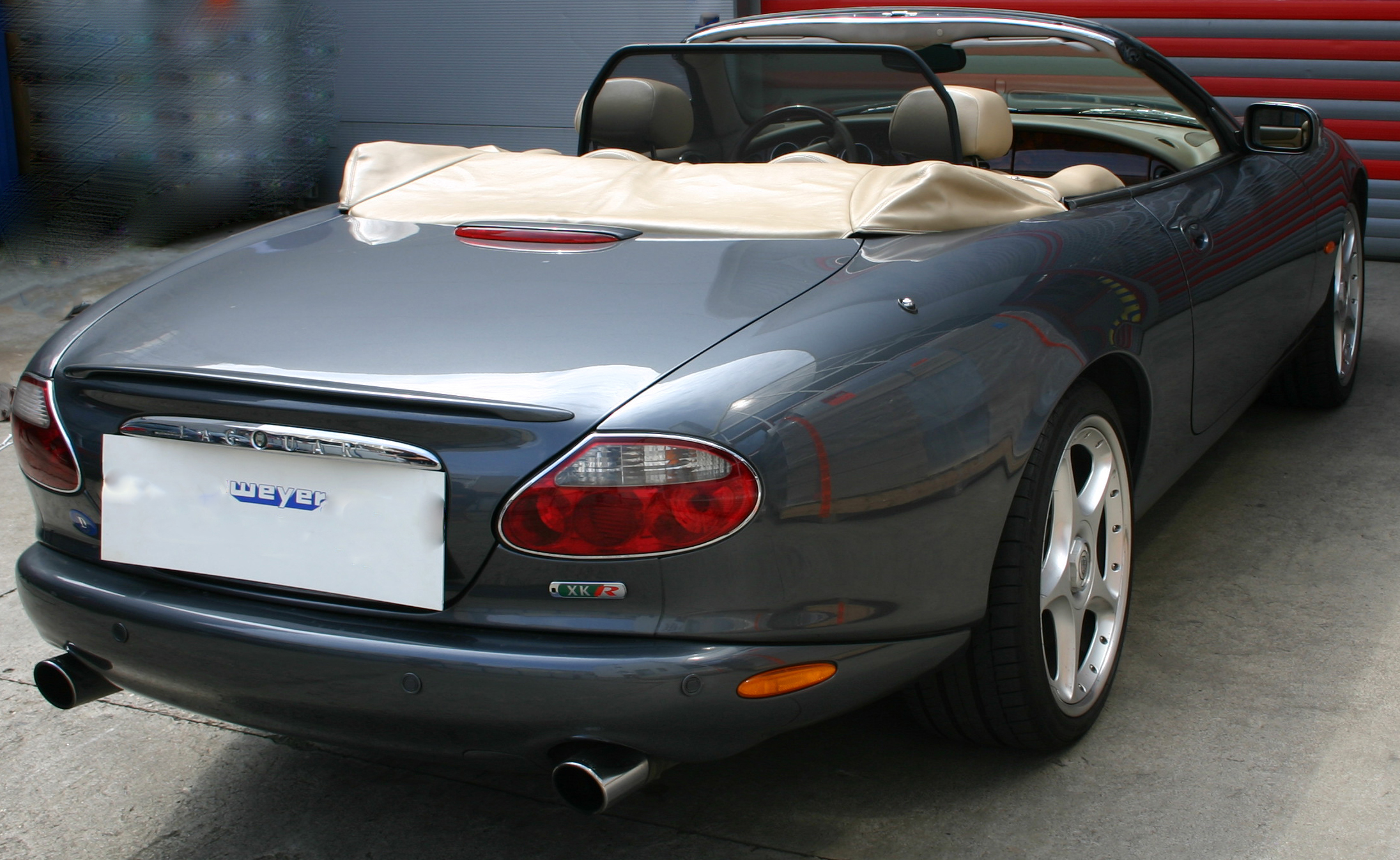 1019_Jaguar-XK8-18