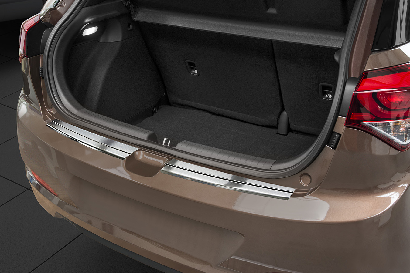 44632_Ladekantenschutz-Hyundai-I20_-3