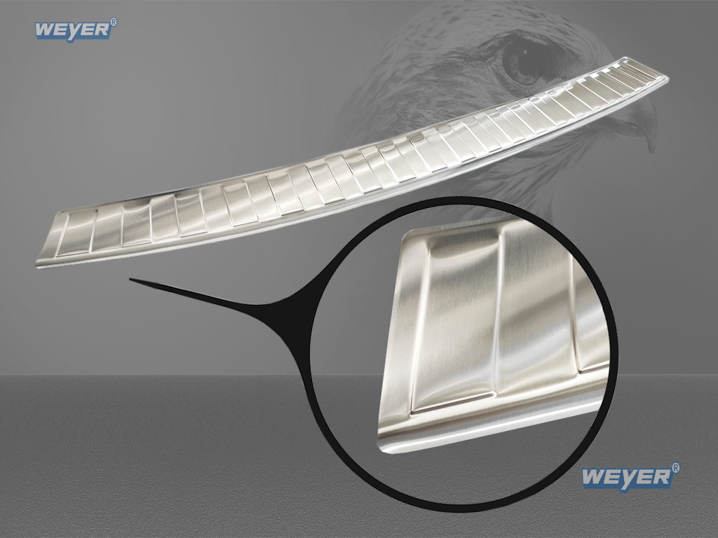 44979-Weyer-Edelstahl-Ladekantenschutz-VW-Caravelle-2015-FL2019-mit-Klappe-1