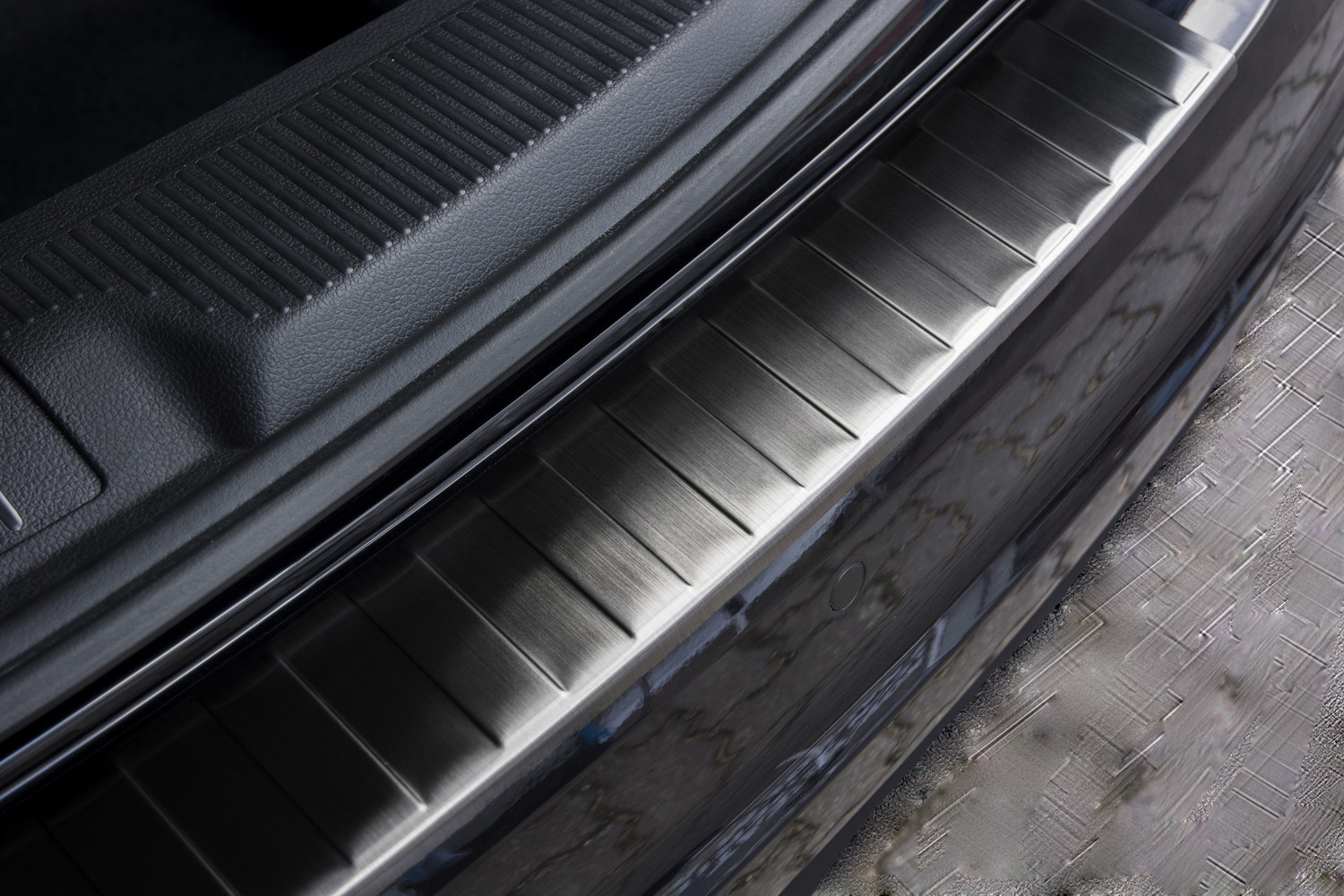 43005-Ladekantenschutz-Seat-Alhambra-VW-Sharan-1 SEAT ALHAMBRA ab Baujahr 2010-2015,2015-, WEYER Edelstahl Ladekantenschutz- graphite/black Line