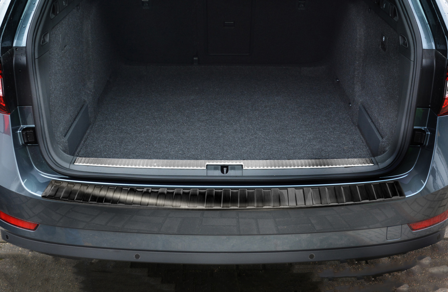 43020_Weyer-LDK_-Skoda-Superb-Kombi_black-1