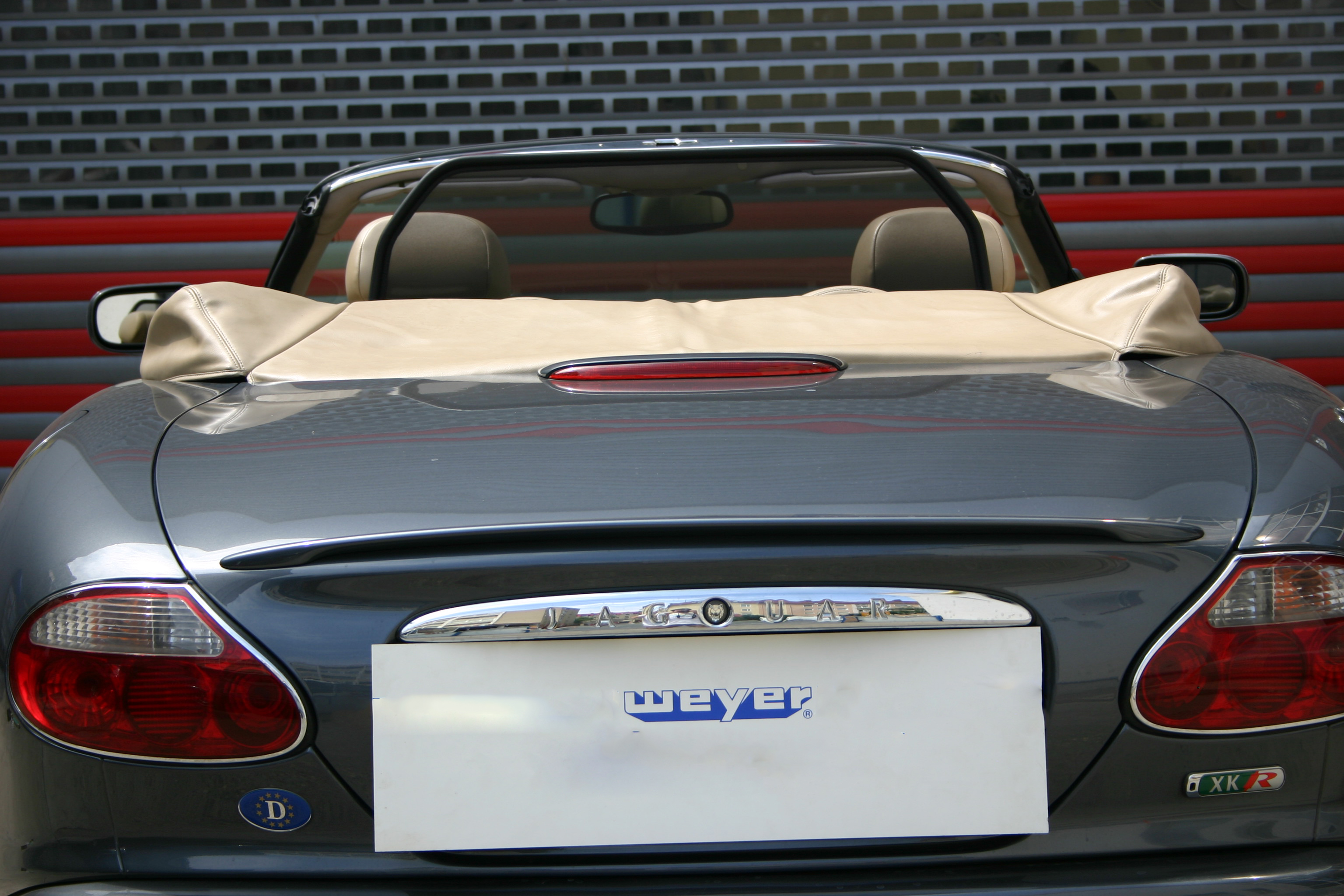1019_Jaguar-XK8-16
