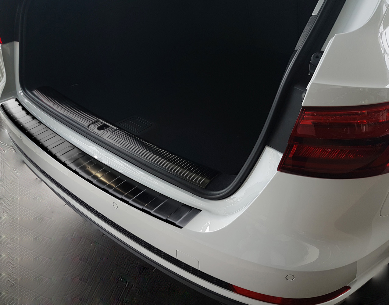 43053-Weyer-LDK_Audi-A4-B9-Avant-4-bl