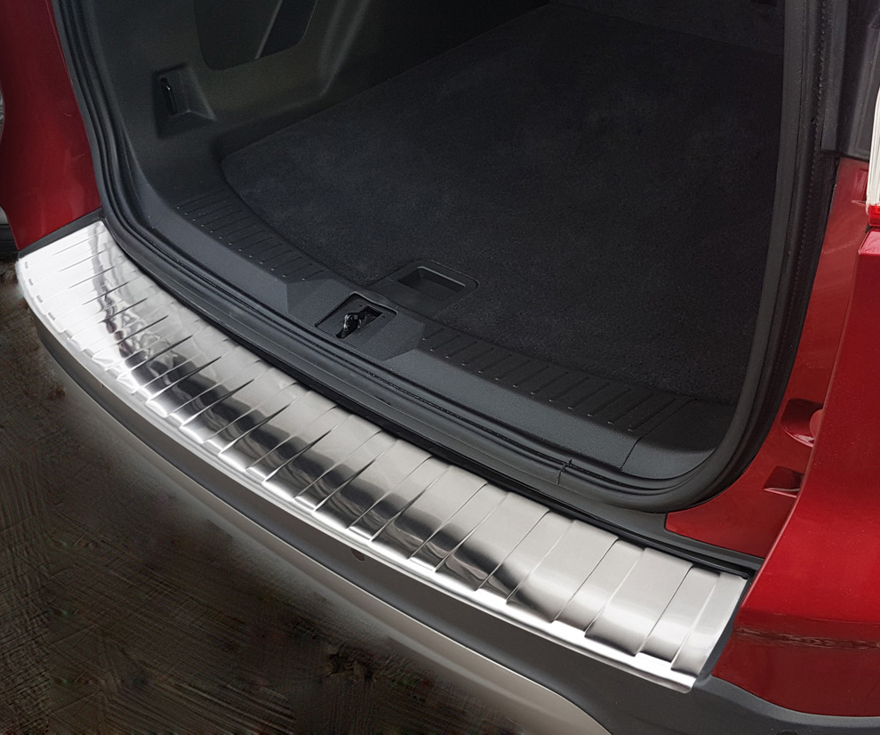 44215-Weyer-Edelstahl-Ladekantenschutz-Ford-Kuga-II-2