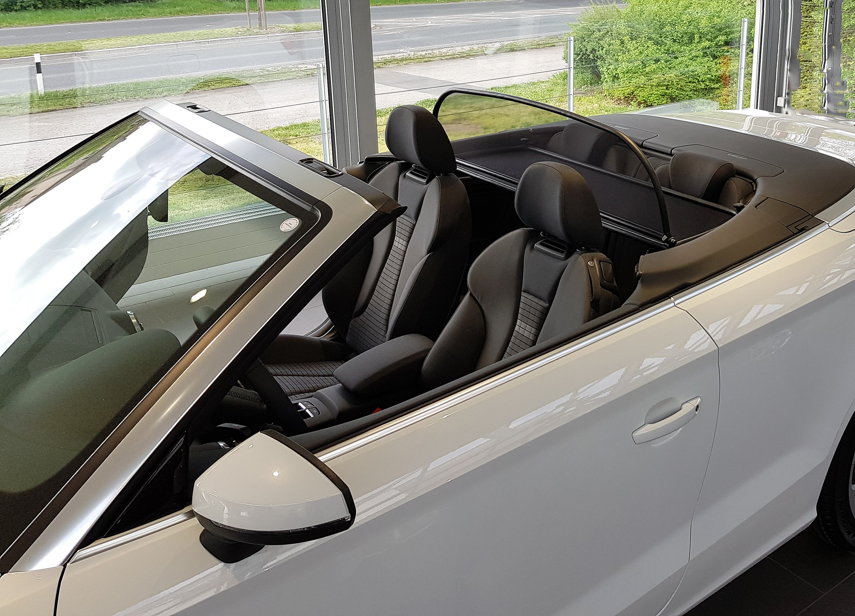 WI1158_Audi-A3-8V-Windschott-im-Auto