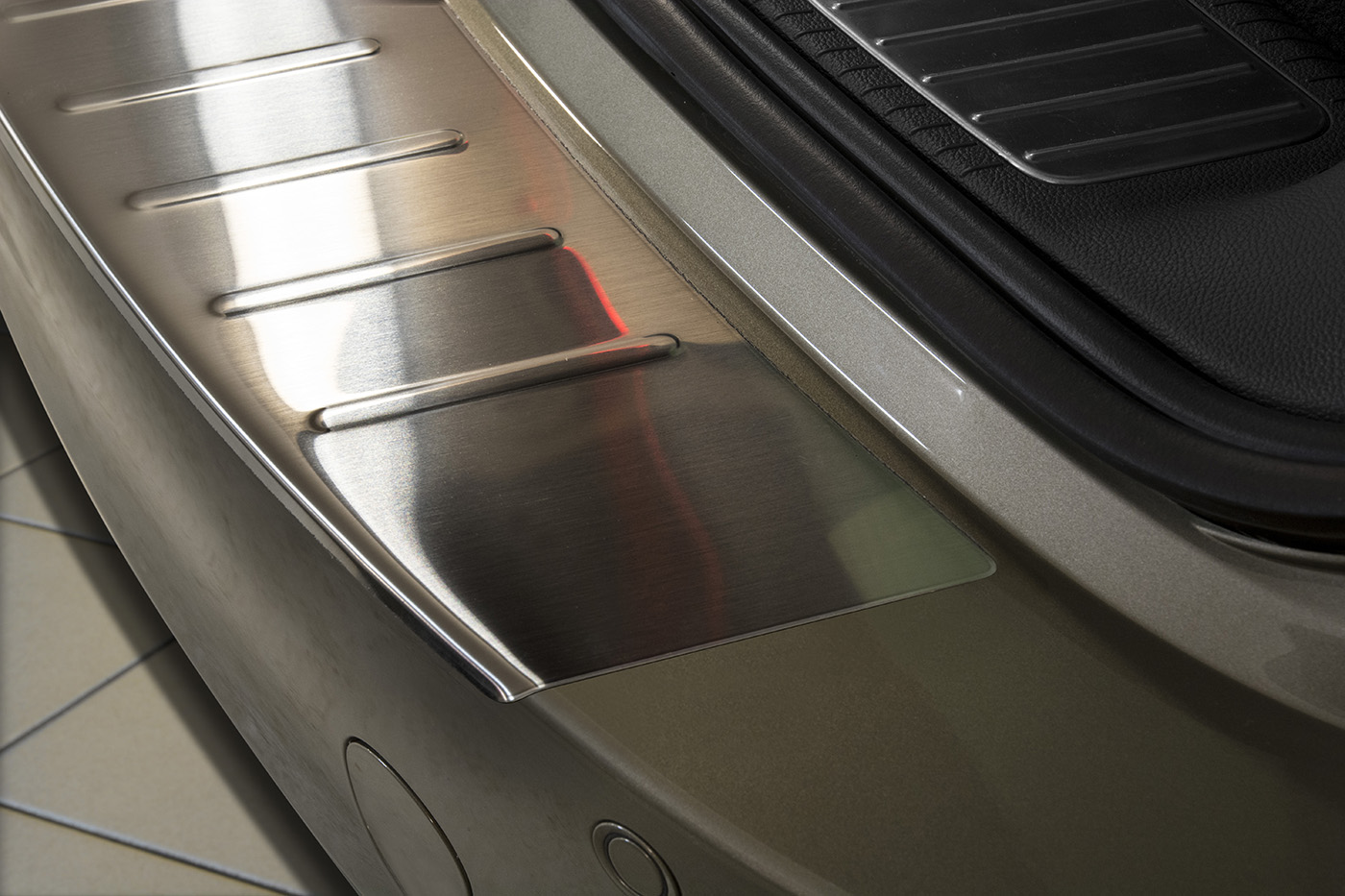 44321_Ladekantenschutz_Insignia_1-1