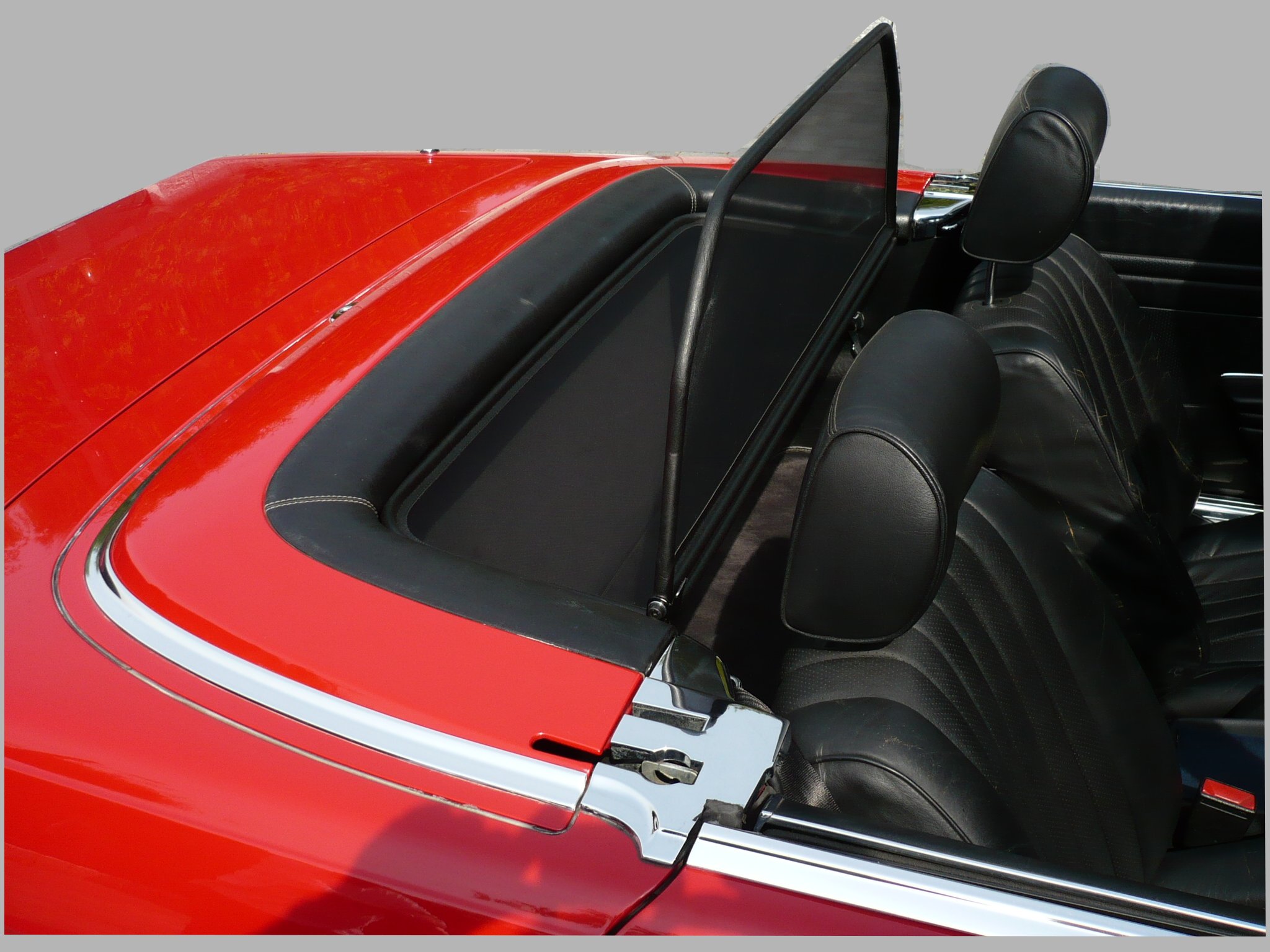 WI1020_Mercedes-W107Neu_bearb-6-5-11