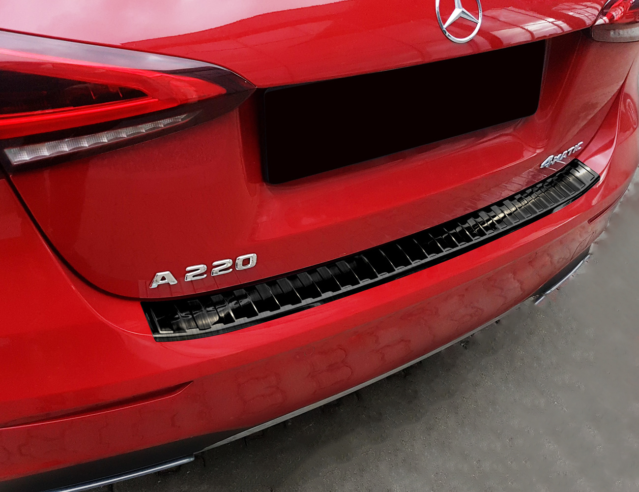 43197Weyer-Edelstahl-Ladekantenschutz-Mercedes-A-Klasse-W177-Black-1